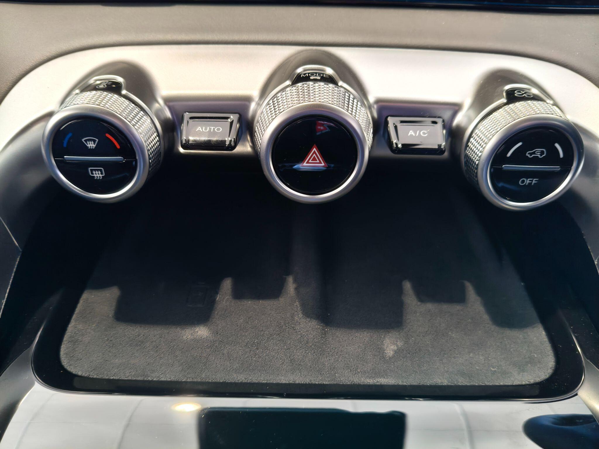 Large vehicle image